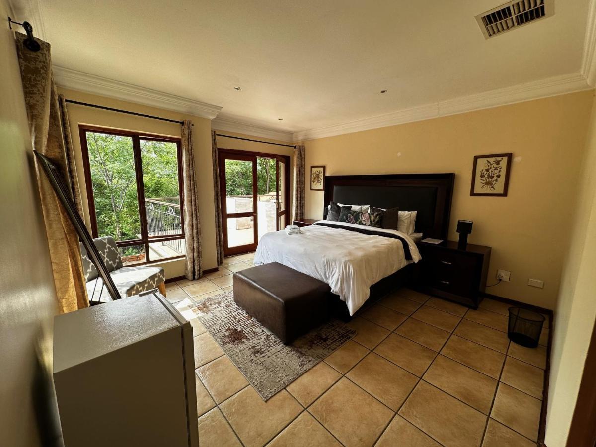 37 On Eagles Hotel Hartbeespoort Exterior photo