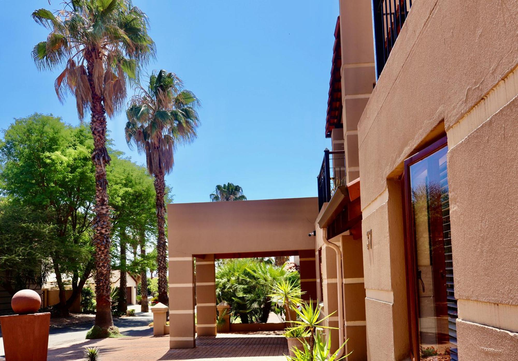 37 On Eagles Hotel Hartbeespoort Exterior photo