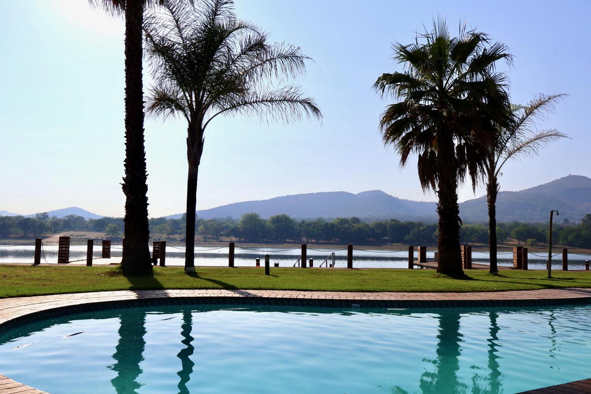 37 On Eagles Hotel Hartbeespoort Exterior photo