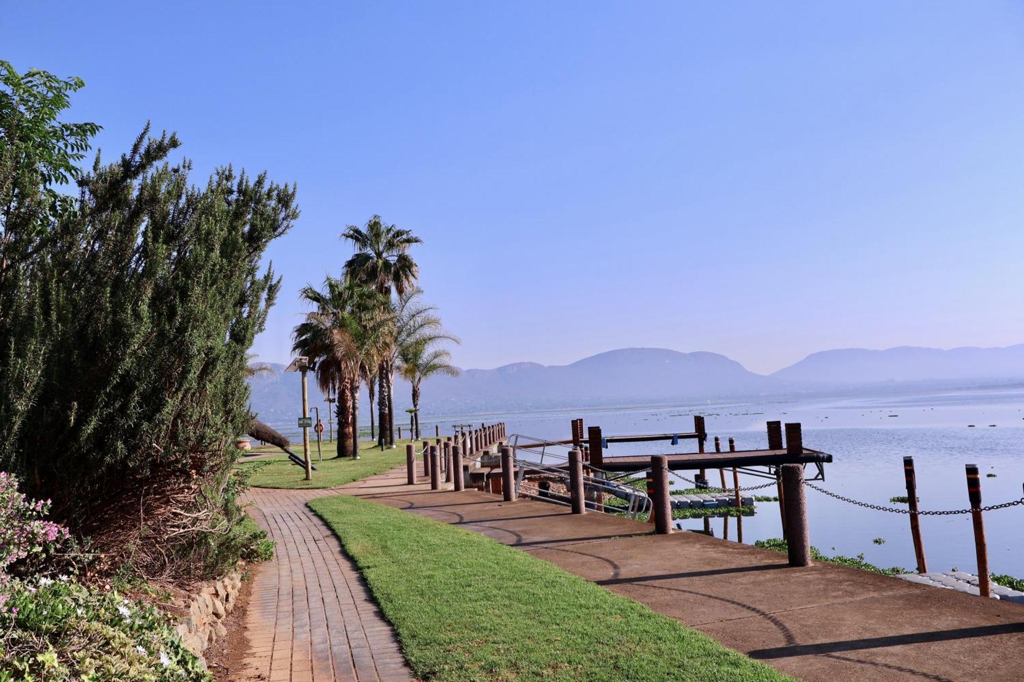 37 On Eagles Hotel Hartbeespoort Exterior photo