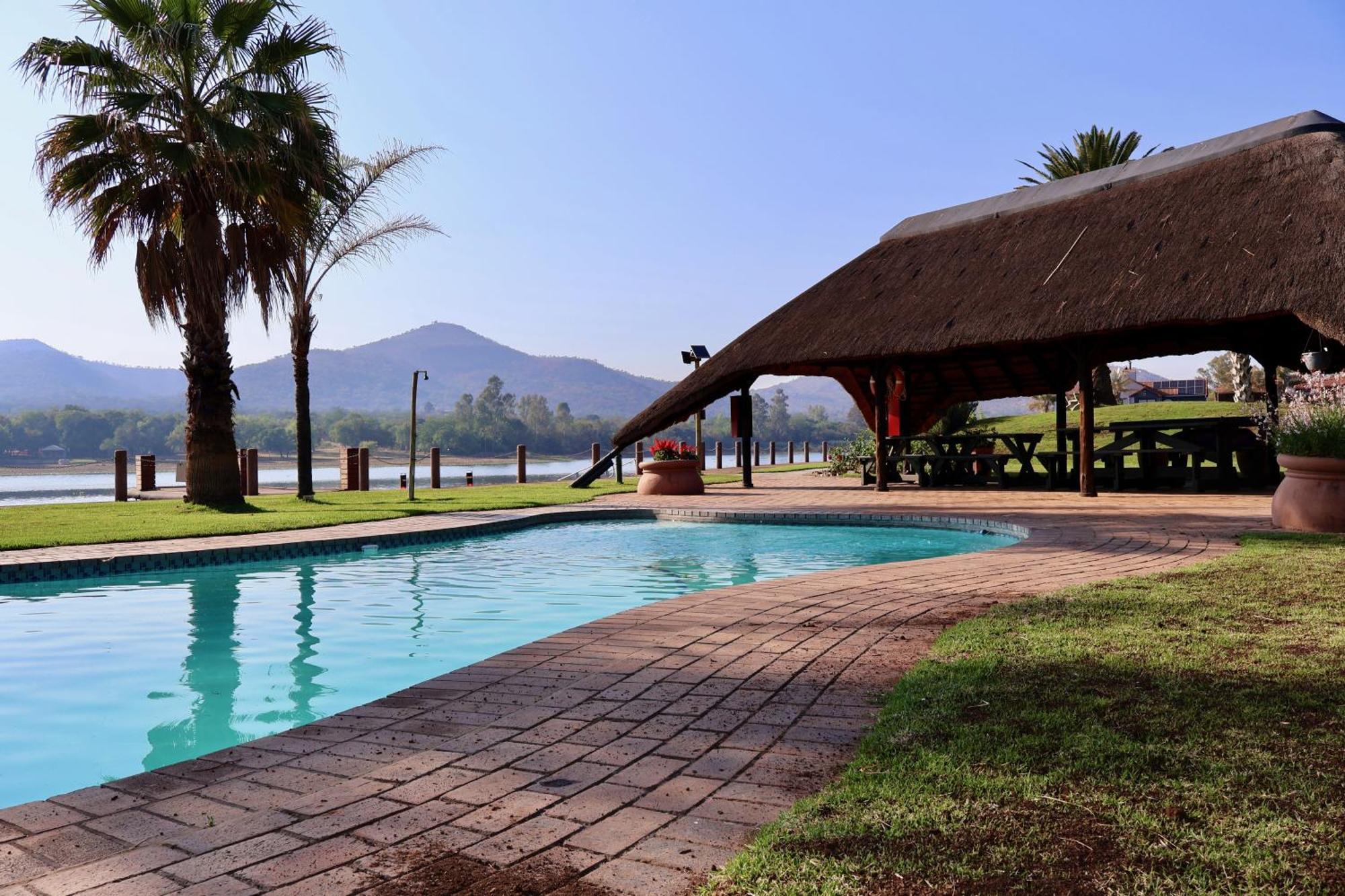 37 On Eagles Hotel Hartbeespoort Exterior photo